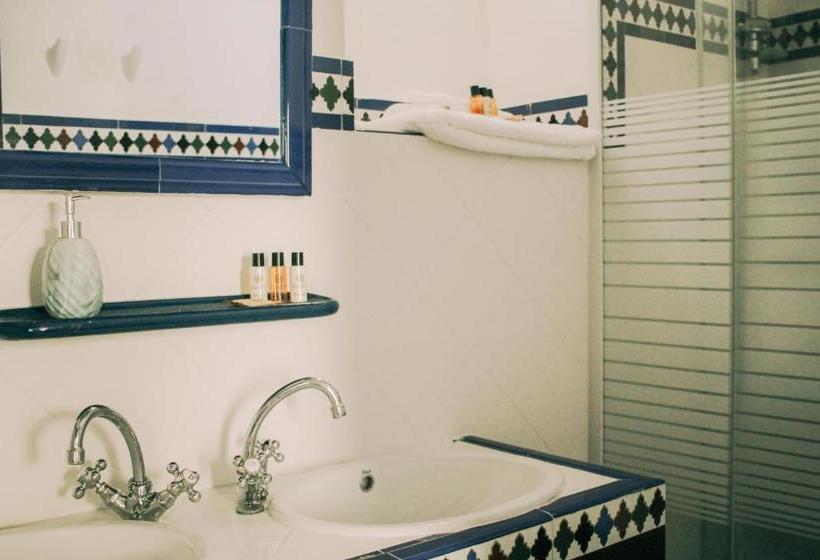 Pensió La Duquesa Guest House