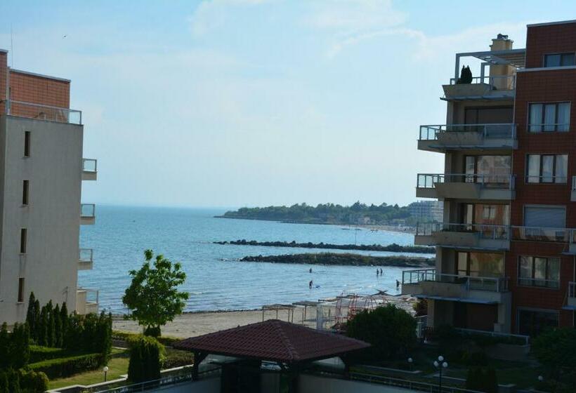 استراحتگاه Apartments Helios