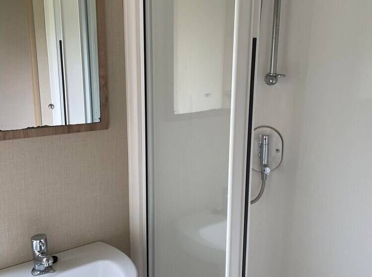 منتجع Towervans Caravan Park