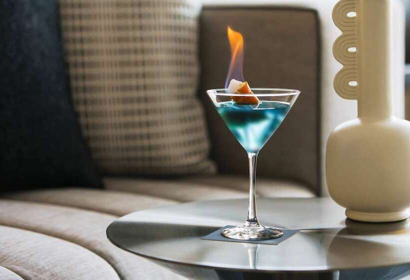 Ac Hotel By Marriott Scottsdale North