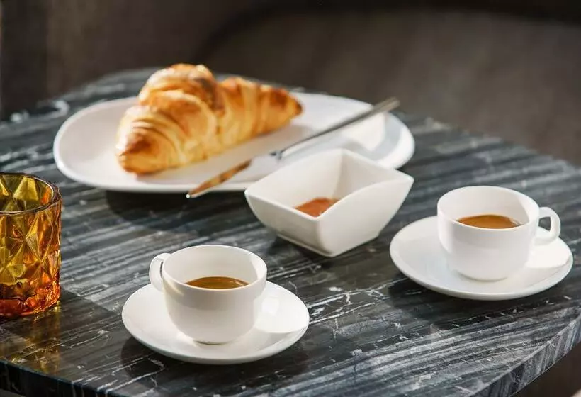 Ac Hotel By Marriott Scottsdale North