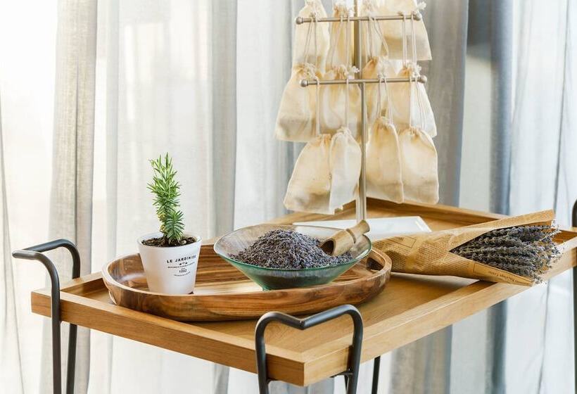 Ac Hotel By Marriott Scottsdale North