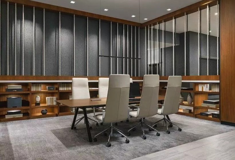 Ac Hotel By Marriott Scottsdale North