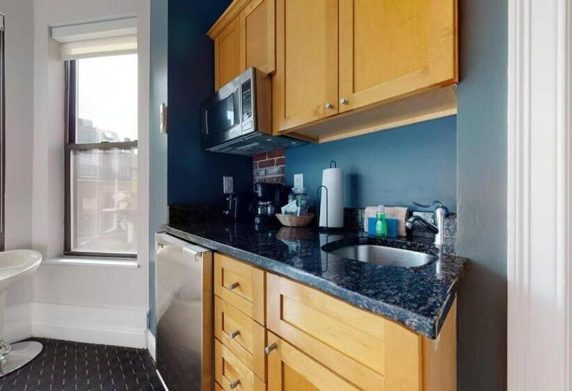 Centrally Located Studio In The Southend, #25