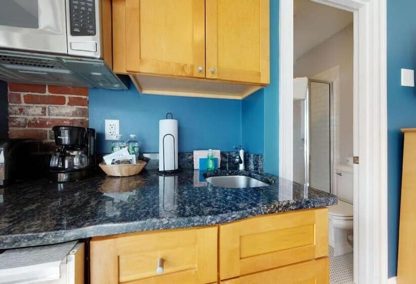 Centrally Located Studio In The Southend, #25