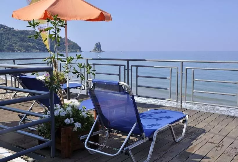 客栈 Pink Palace Beach Resort