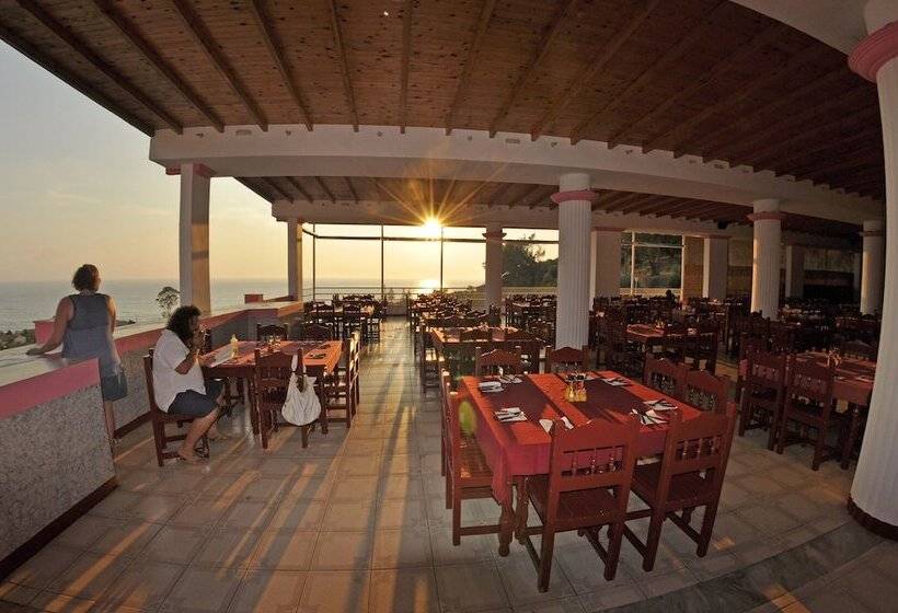 여관 Pink Palace Beach Resort