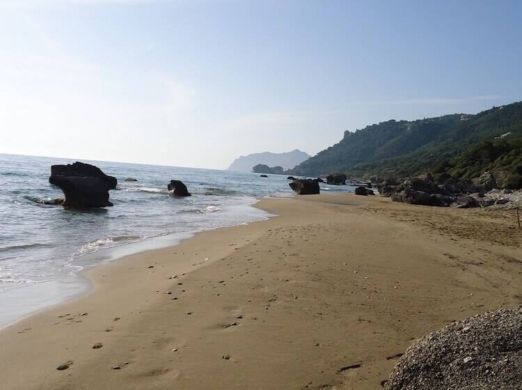 여관 Pink Palace Beach Resort