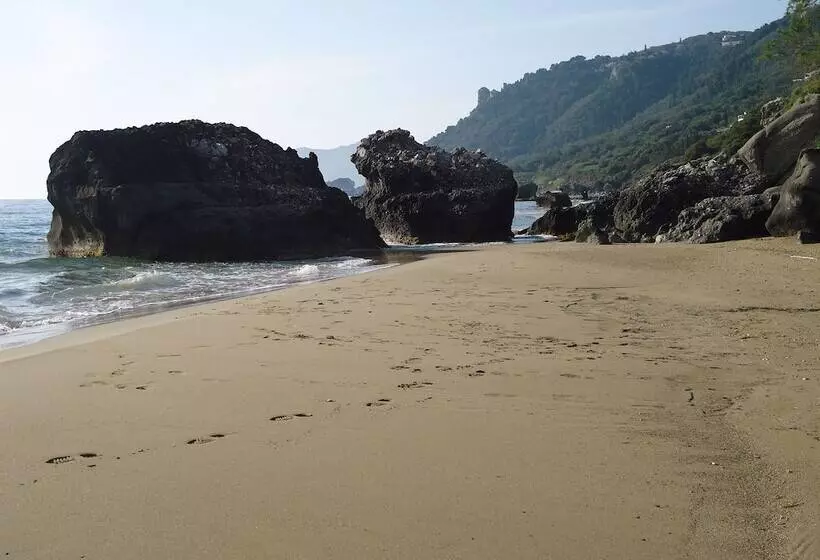 客栈 Pink Palace Beach Resort