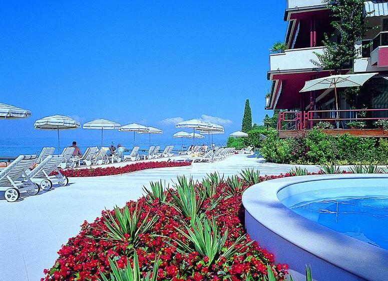 בית מלון כפרי Continental Wellness & Spa