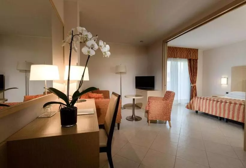 Отель Continental Wellness & Spa