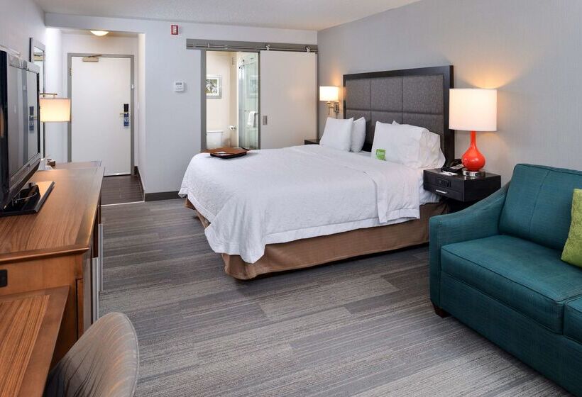 هتل Hampton Inn & Suites By Hilton Calgary University Northwest