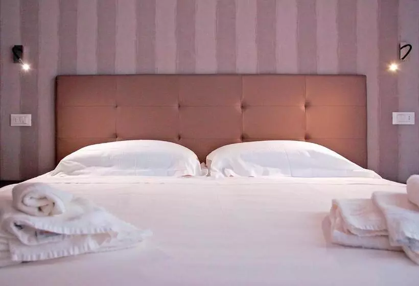 Отель Holiday Club Residence