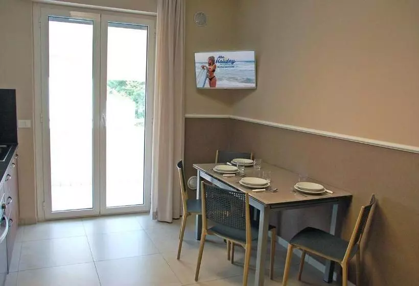 Отель Holiday Club Residence