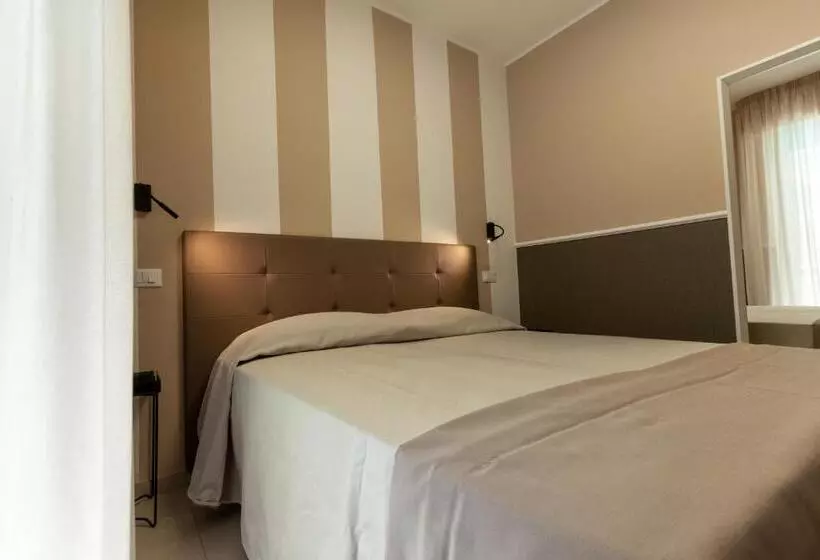 Отель Holiday Club Residence