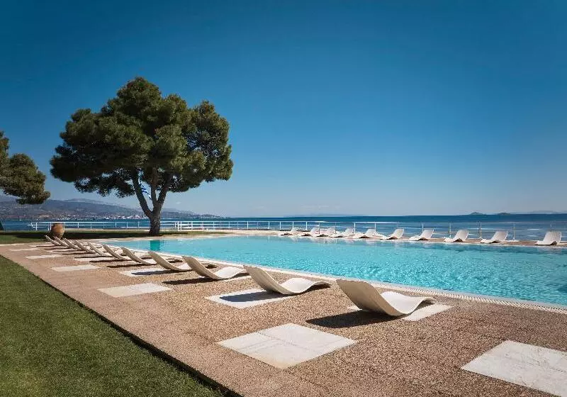 בית מלון כפרי Kalamaki Beach Resort