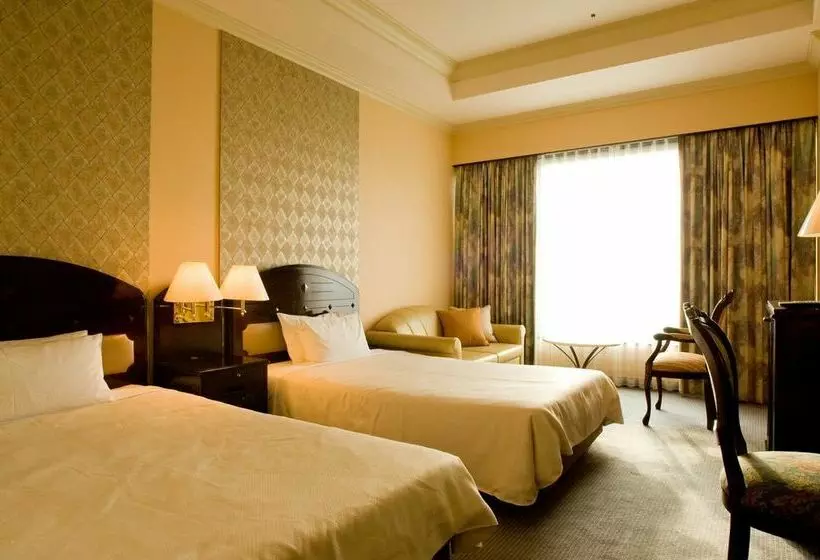 בית מלון כפרי Okinawa Kariyushi Urban Resort Naha