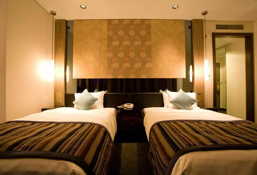 בית מלון כפרי Okinawa Kariyushi Urban Resort Naha