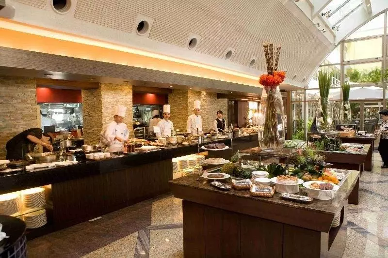 בית מלון כפרי Okinawa Kariyushi Urban Resort Naha