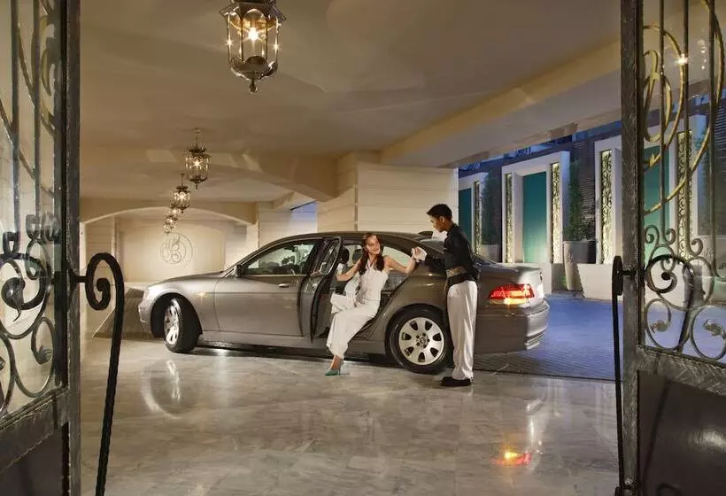 Hotel Lebua At State Tower