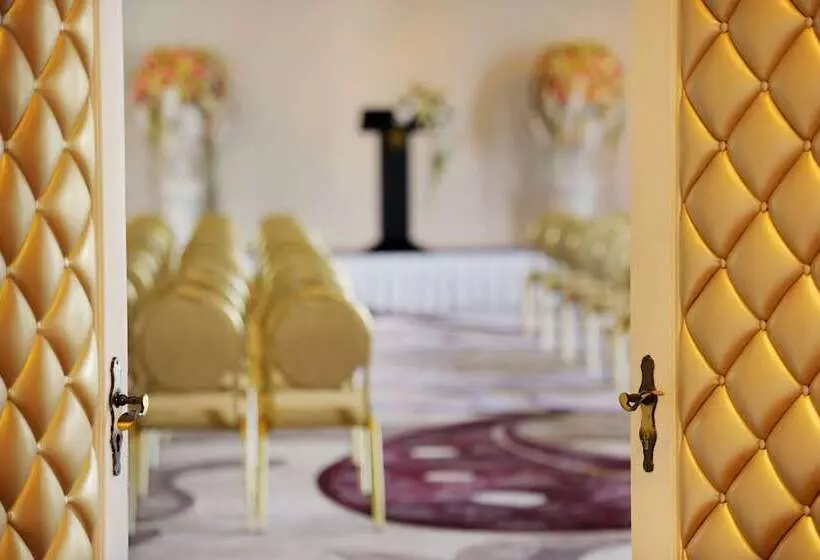 Hotel Lebua At State Tower