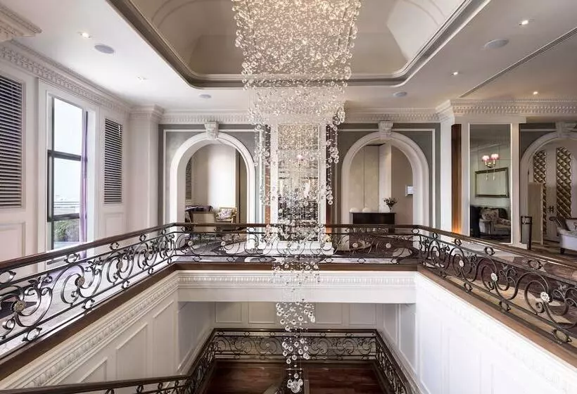 Hotel Lebua At State Tower