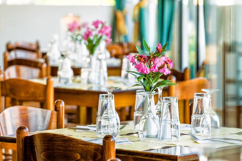 Hotel Xenios Dolphin Beach