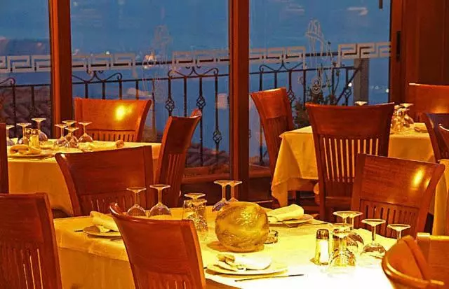 Iniohos Hotel Restaurant