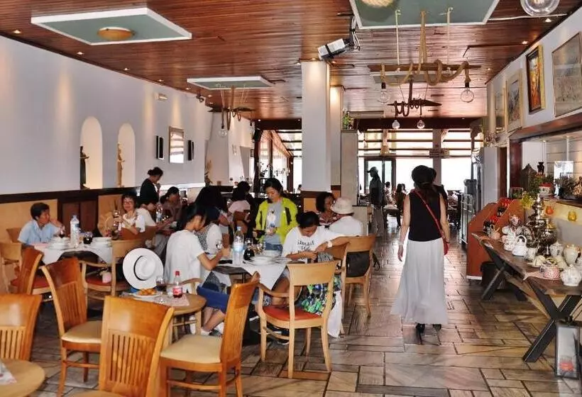 Iniohos Hotel Restaurant