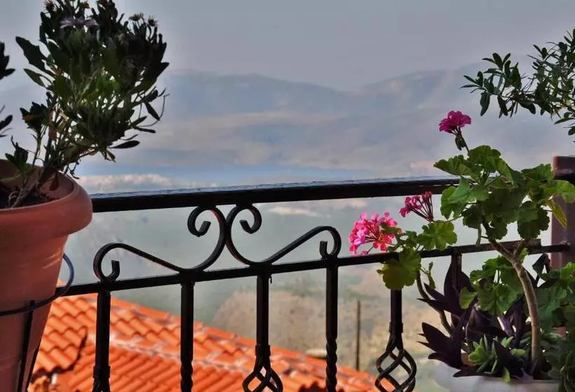 Iniohos Hotel Restaurant