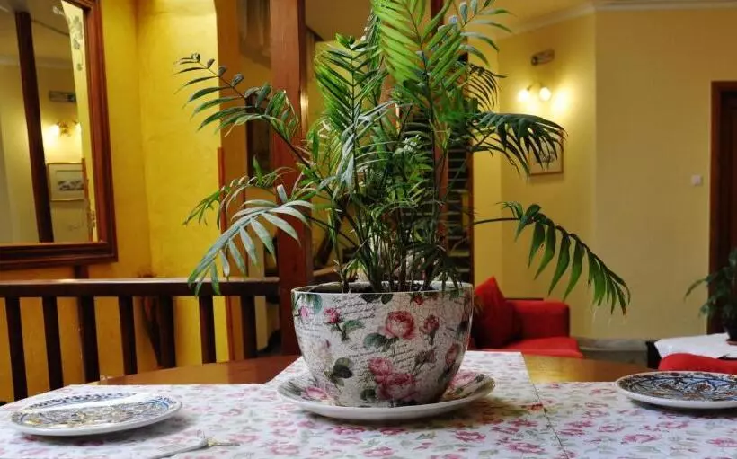 Iniohos Hotel Restaurant