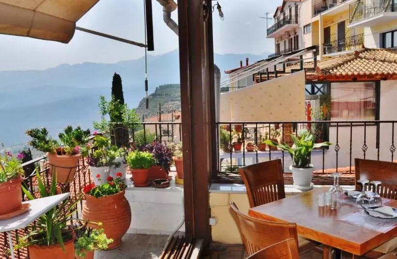 Iniohos Hotel Restaurant