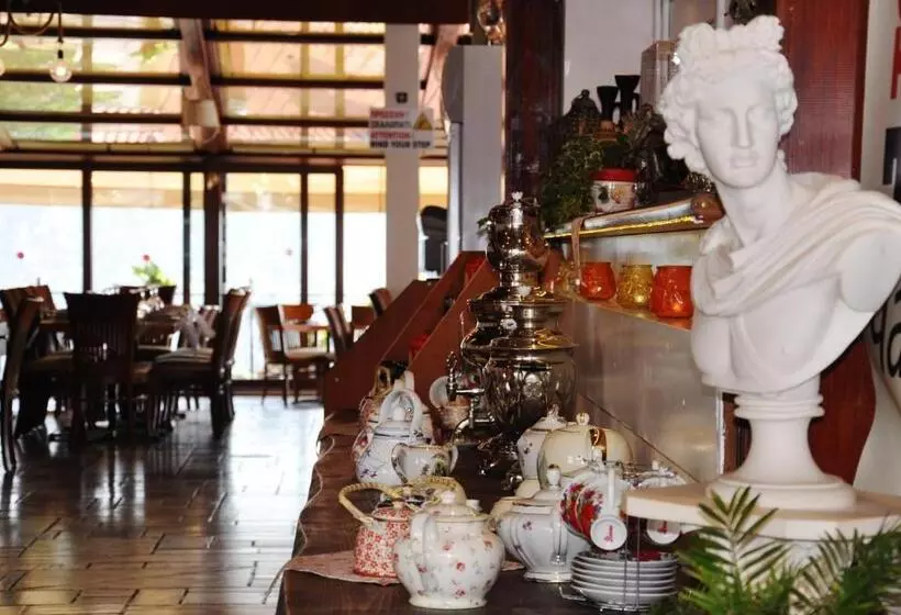 Iniohos Hotel Restaurant