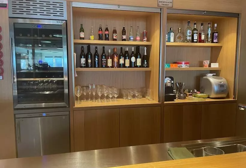 Lausanne Youth Hostel Jeunotel