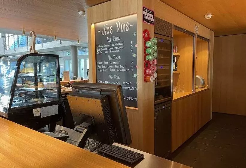 Lausanne Youth Hostel Jeunotel