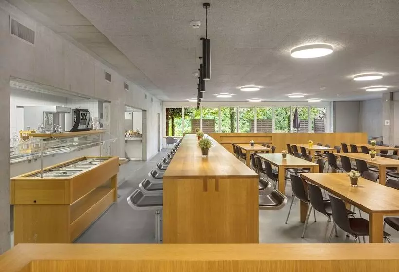 Lausanne Youth Hostel Jeunotel