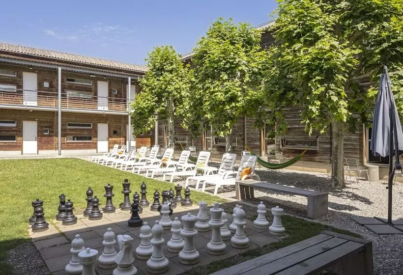 Lausanne Youth Hostel Jeunotel