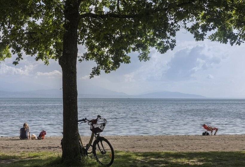 Lausanne Youth Hostel Jeunotel