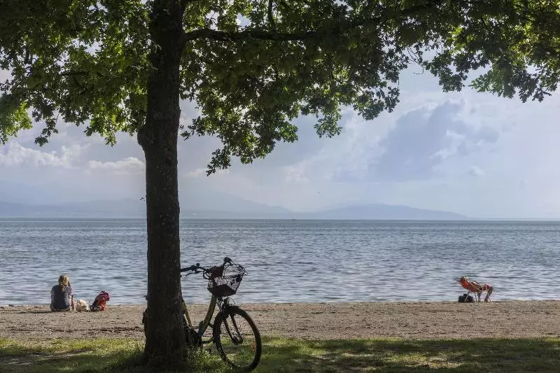 Lausanne Youth Hostel Jeunotel