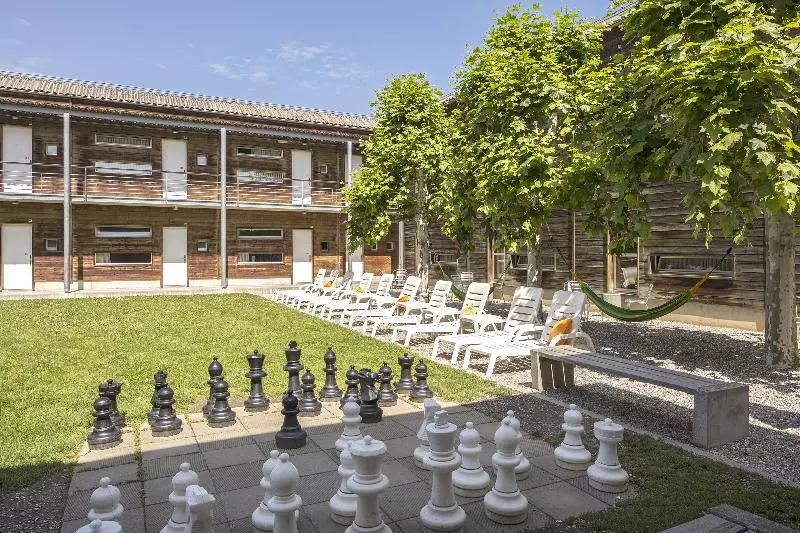 Lausanne Youth Hostel Jeunotel