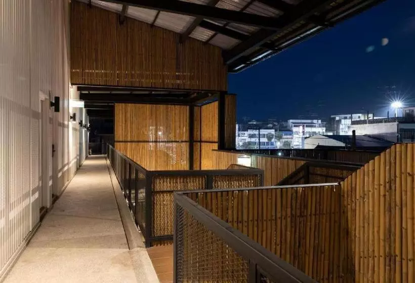 ホテル Pakchong Center Poshtel