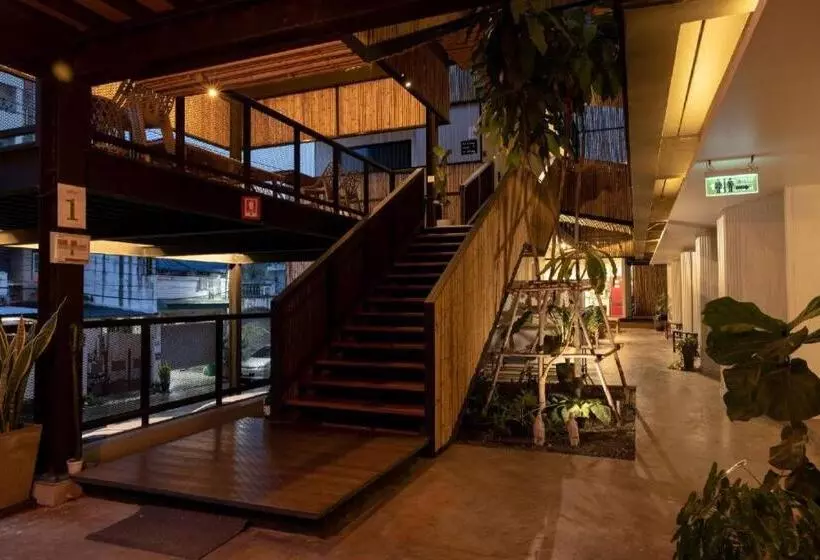 ホテル Pakchong Center Poshtel