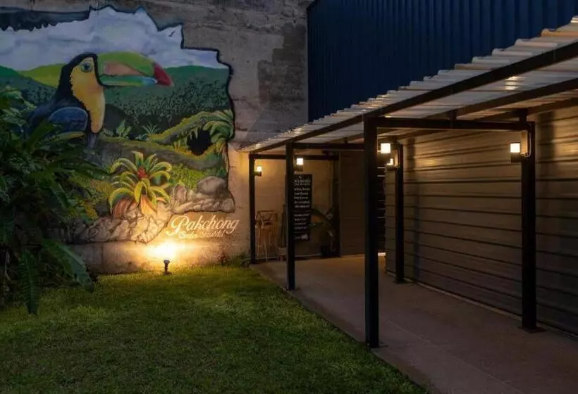 ホテル Pakchong Center Poshtel