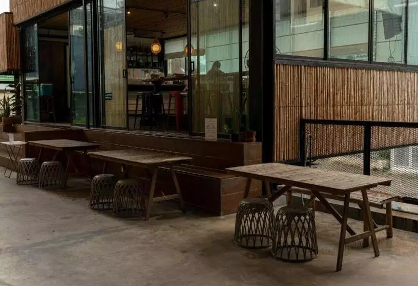 ホテル Pakchong Center Poshtel