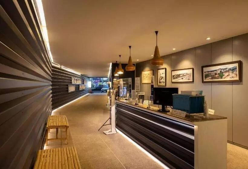 ホテル Pakchong Center Poshtel