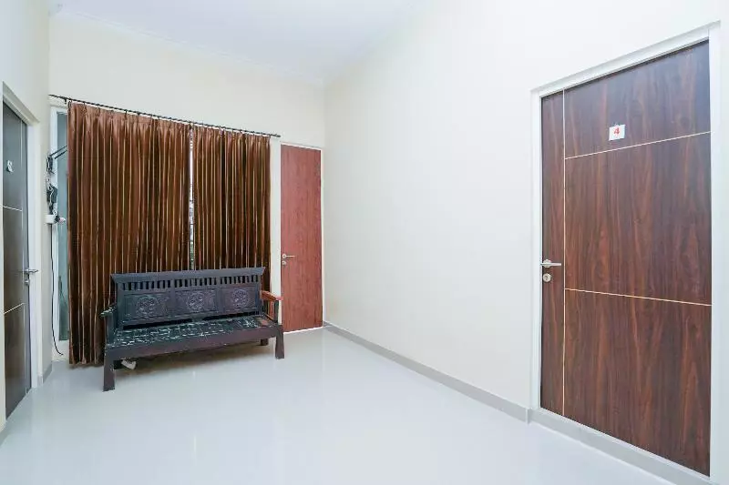 ホテル Riverside Residence By Oyo Rooms