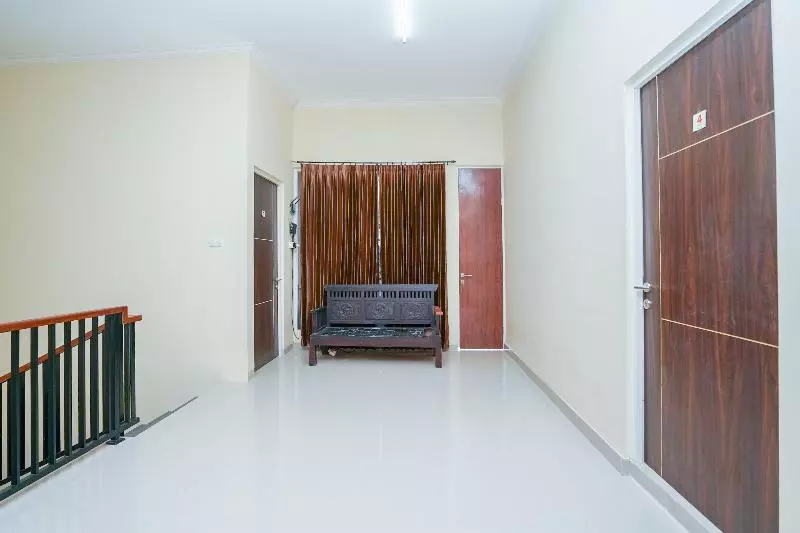ホテル Riverside Residence By Oyo Rooms