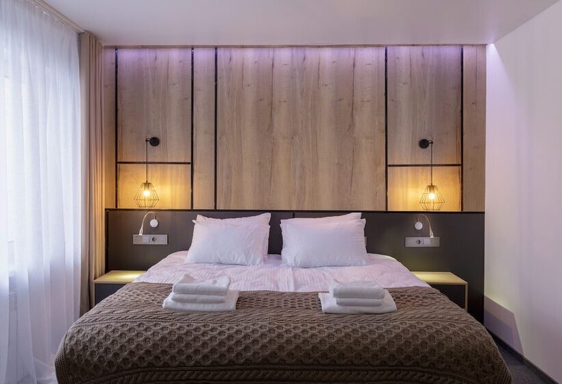 فندق ريفى Park Hotel Sobolinka