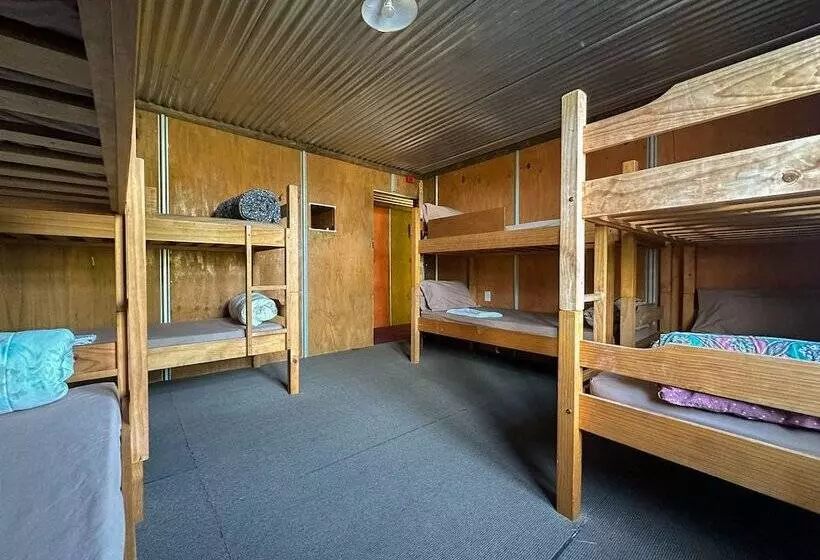 Hotelli The Crossing Lodge & Backpackers