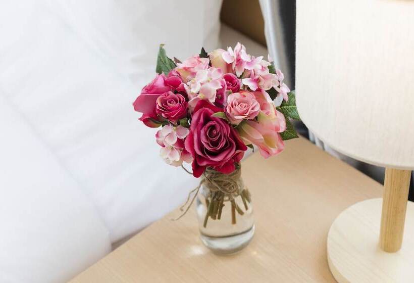 בית מלון כפרי The Swan Nha Trang